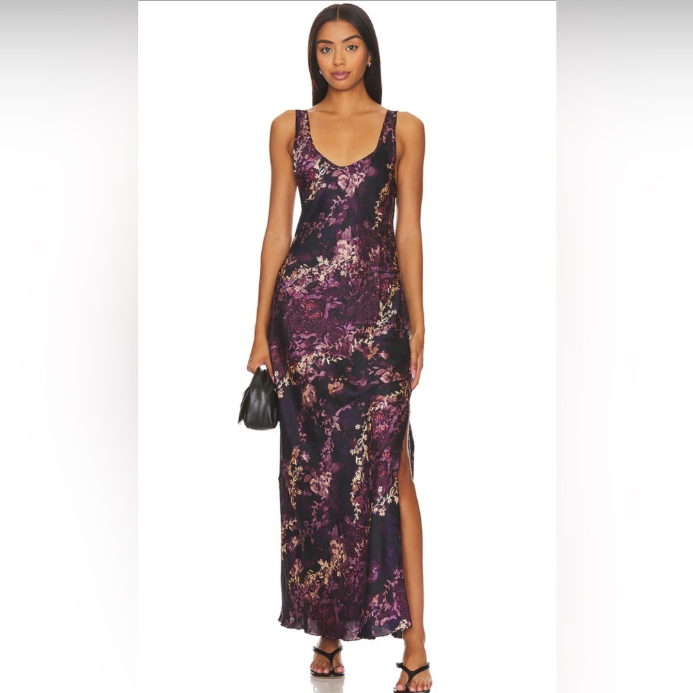 NWT x Intimately FP Worth the Wait Slip
(Size: M $108)
